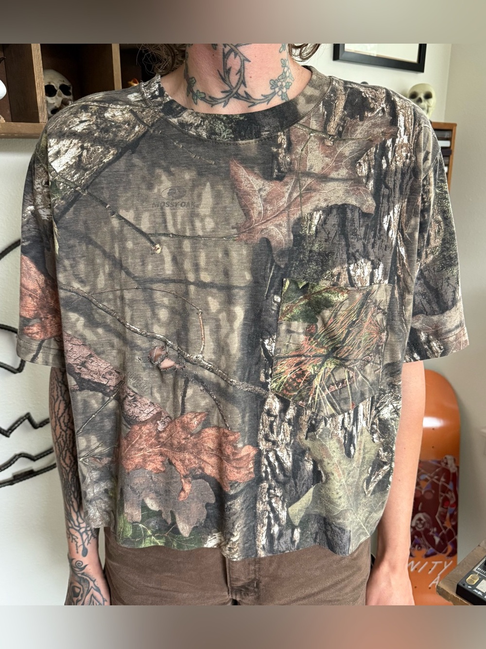 Mossy Oak Camo Cropped Boxy Pocket Tee ~ Size XL